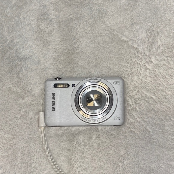 Samsung Digital Camera (16mp - White)
